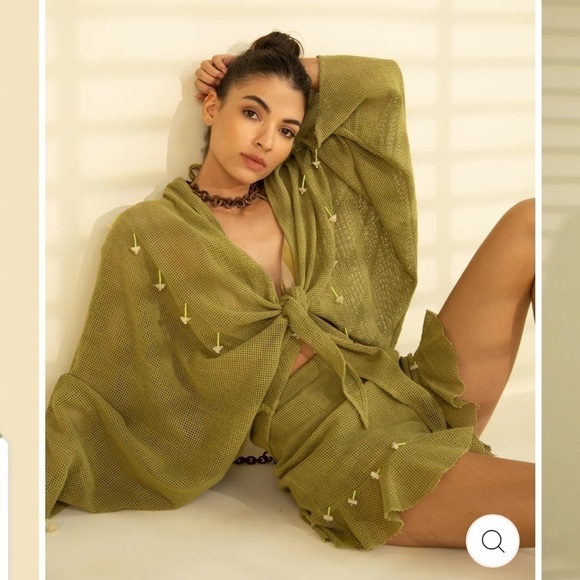 Essgee YANAAN SHORTS AND TOP SET - Picture 3 of 13